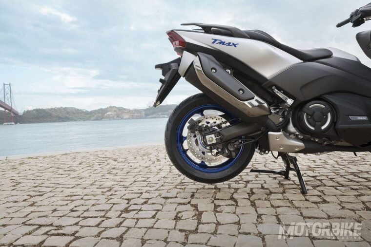 yamaha-tmax-sx-2017-13
