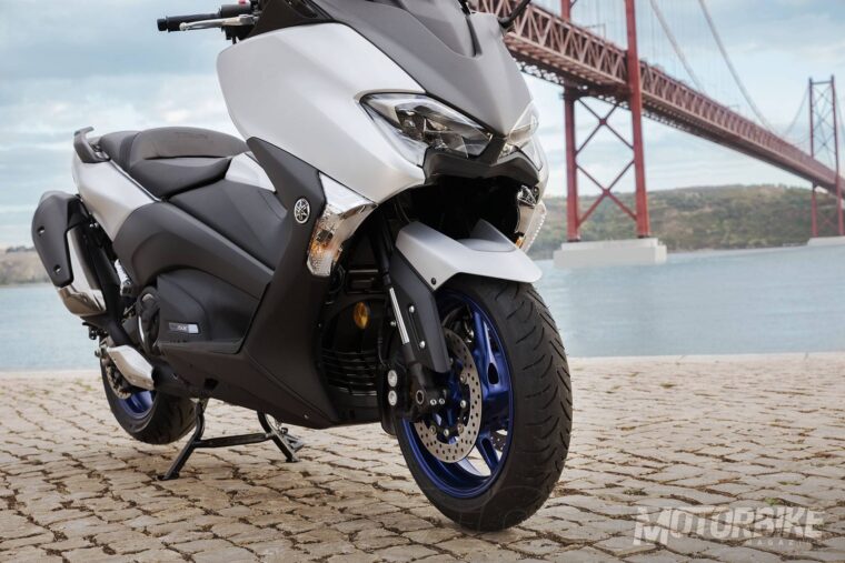yamaha-tmax-sx-2017-16