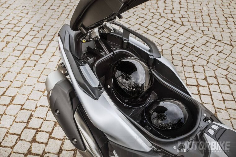 yamaha-tmax-sx-2017-20