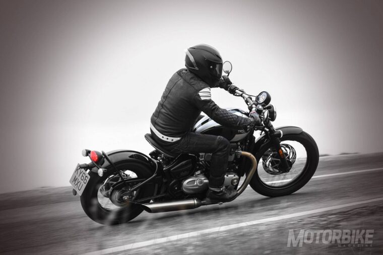 Prueba Triumph Bobber 2017 - Por Jose Benavente