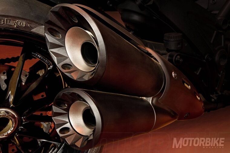 Ducati-Diavel-Diesel-2017-12