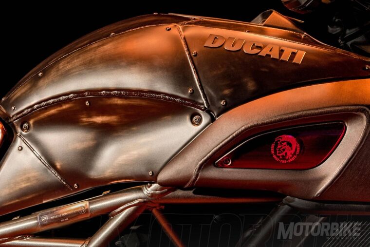 Ducati-Diavel-Diesel-2017-14