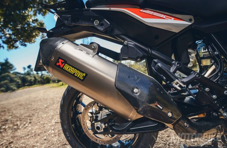 KTM-1290-Super-Adventure-S-2017-013