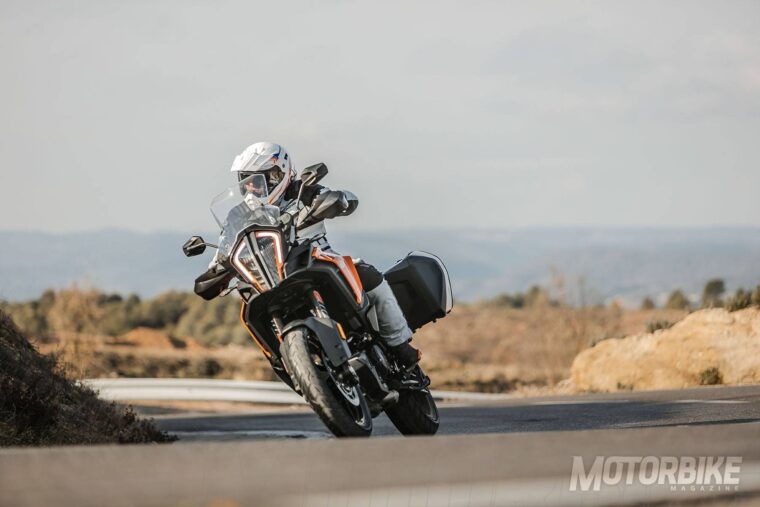 KTM-1290-Super-Adventure-S-2017-prueba-01