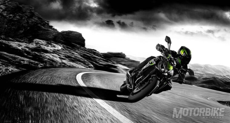 Kawasaki-Z1000-2017-01