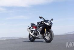 BikeLeaks. Triumph 2020, de tres en tres: Fotos espía de Daytona 765, Thruxton R Black y Tiger 800 13 triumph daytona 675 2017 12