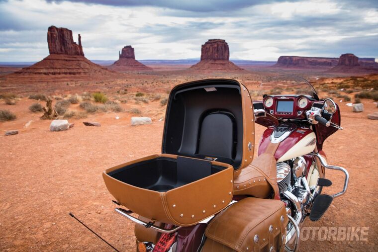 Indian-Roadmaster-Classic-2017-28
