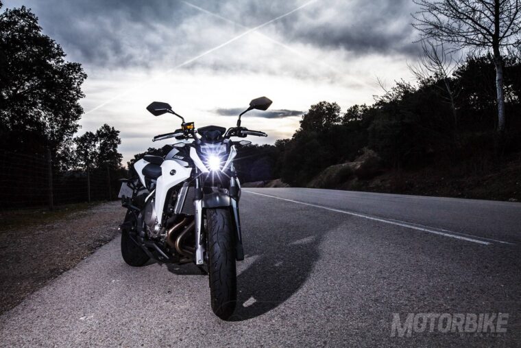 CFMoto-650NK-2017-prueba-MBK-01