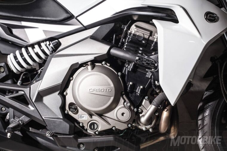 CFMoto-650NK-2017-prueba-MBK-10