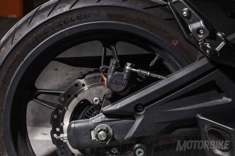 CFMoto-650NK-2017-prueba-MBK-11