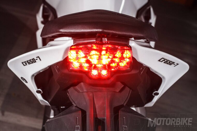 CFMoto-650NK-2017-prueba-MBK-12