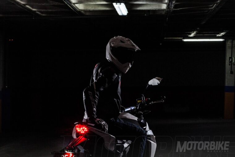 CFMoto-650NK-2017-prueba-MBK-32