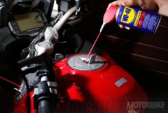 Top10. Cómo ahorrar dinero en el mantenimiento de tu moto: 10 consejos 15 WD 40 Motorbike Magazine multiuso 09