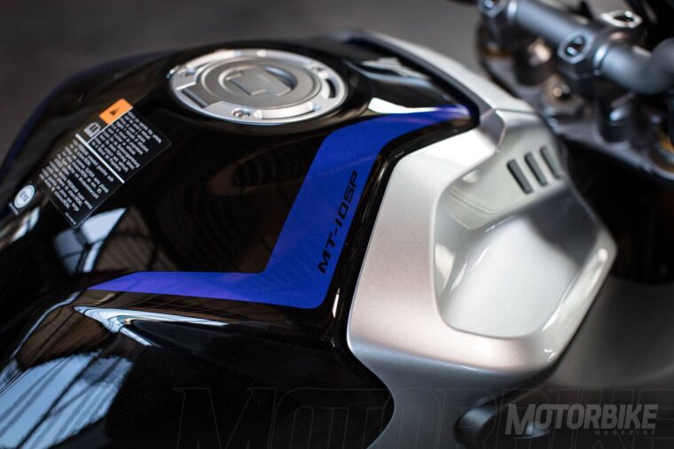 Yamaha-MT-10-SP-2017-detalles-11