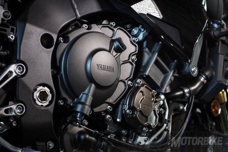Yamaha-MT-10-SP-2017-detalles-20