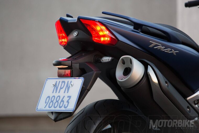 Yamaha-TMAX-DX-2017-012
