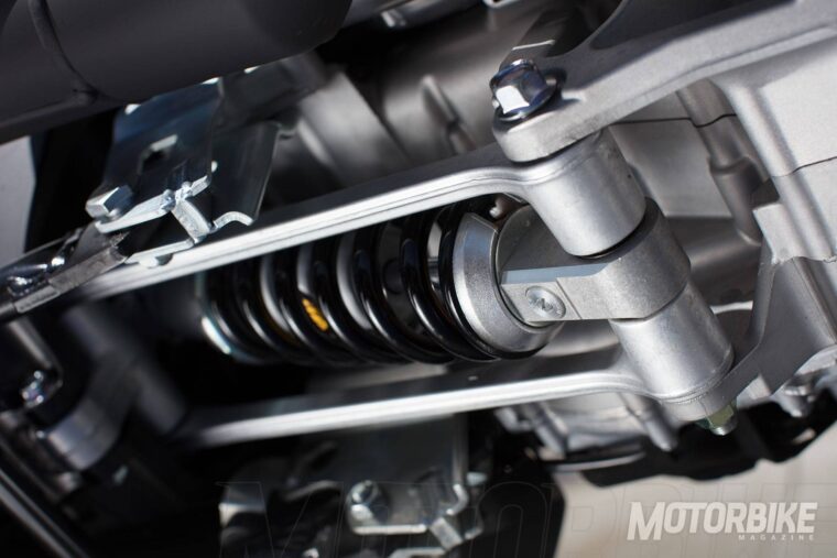 Yamaha-TMAX-DX-2017-019