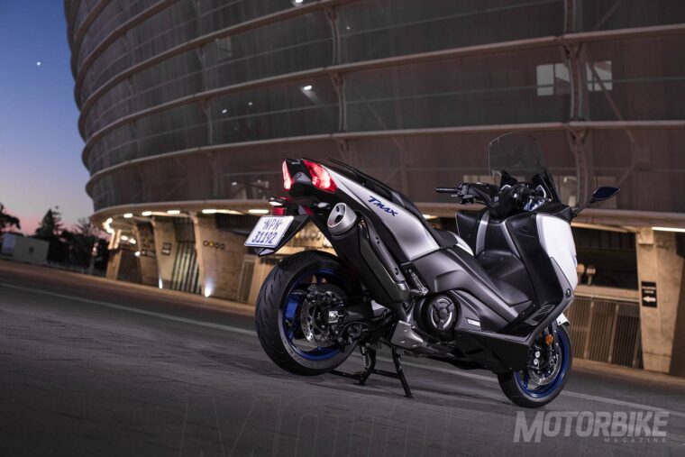 Yamaha-TMAX-SX-2017-046