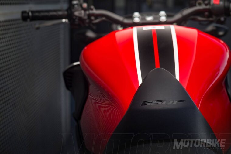 Honda-CB650F-2017-43