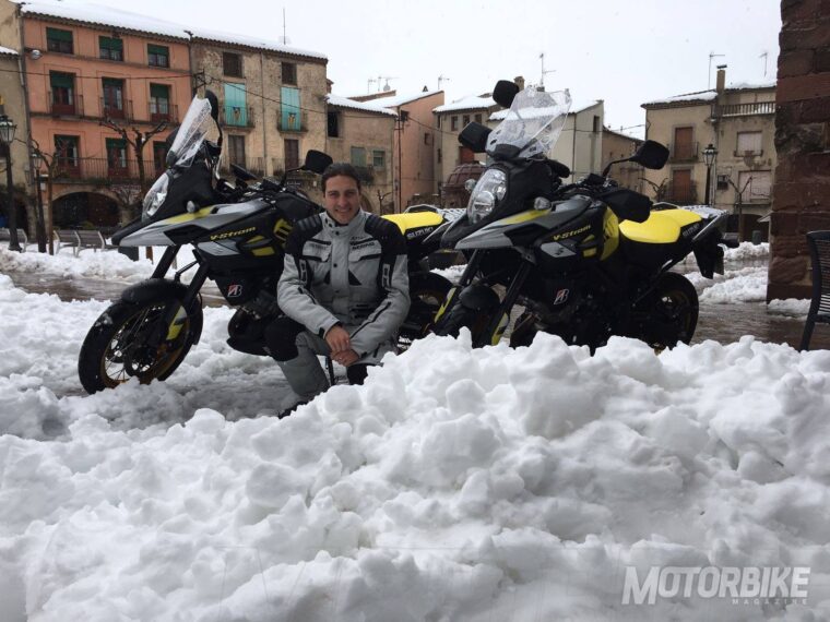 Suzuki-V-Strom-1000-XT-nieve