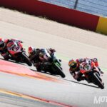 Chaz Davies para los pies a Jonathan Rea en WSBK Aragón 2017