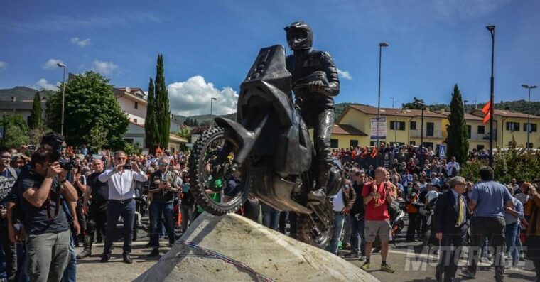 Estatua Fabrizio Meoni