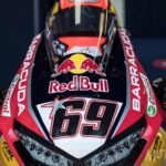 La Honda de Nicky Hayden preside el garaje de su equipo en Donington Park