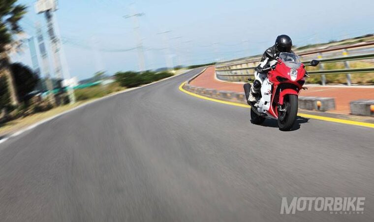 Hyosung-GT650R-Pro-Comet-2017-04