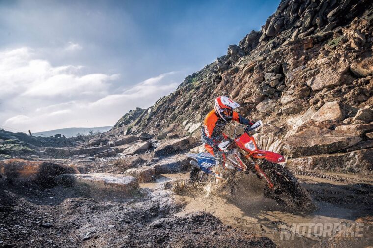 KTM 300 EXC Six Days TPI 2018 1 KTM 300 EXC Six Days 2018 05