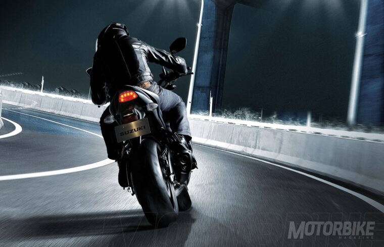 Suzuki-GSX-S1000Z-2017-07