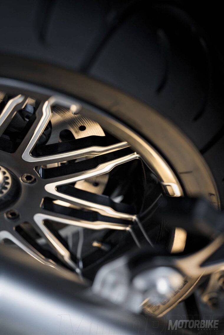 BMW-K-1600-GT-2018-07