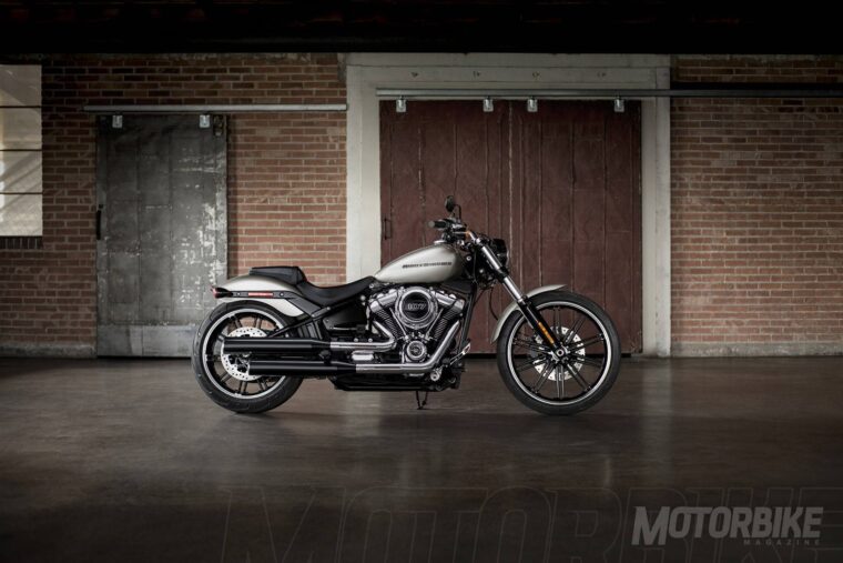 Harley-Davidson-Softail-Breakout-2018-01