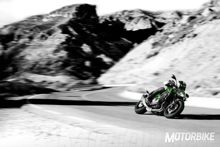 Kawasaki-Z900-2018-A2-01