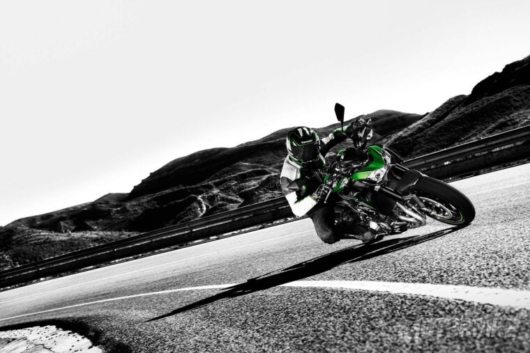 Kawasaki-Z900-2018-A2-06