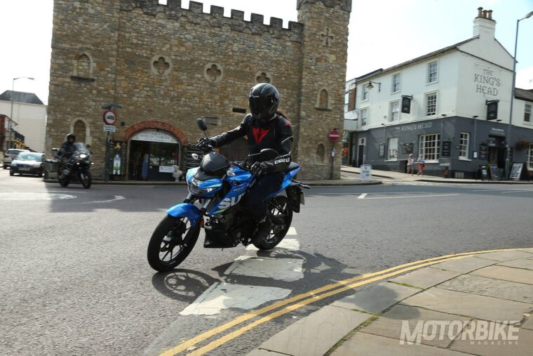 Suzuki-GSX-S125-2017-prueba-mbk-004
