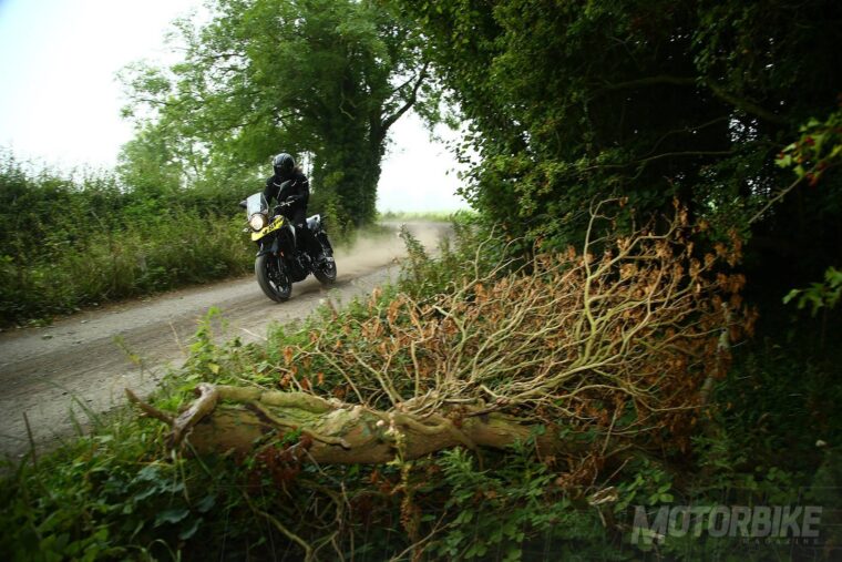 Suzuki-V-Strom-250-2017-prueba-motorbike-079