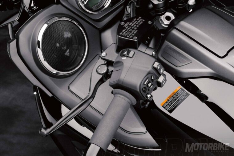 Yamaha-Star-Eluder-2018-05