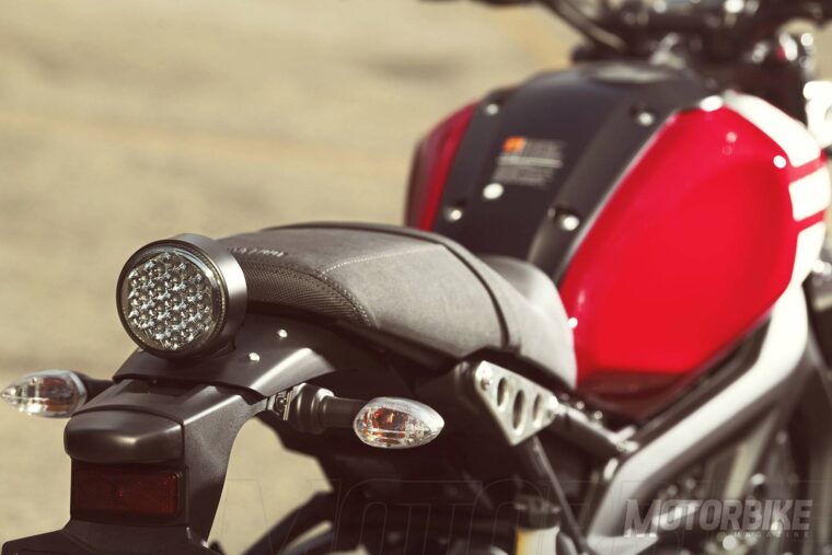 Yamaha-XSR900-2018-13