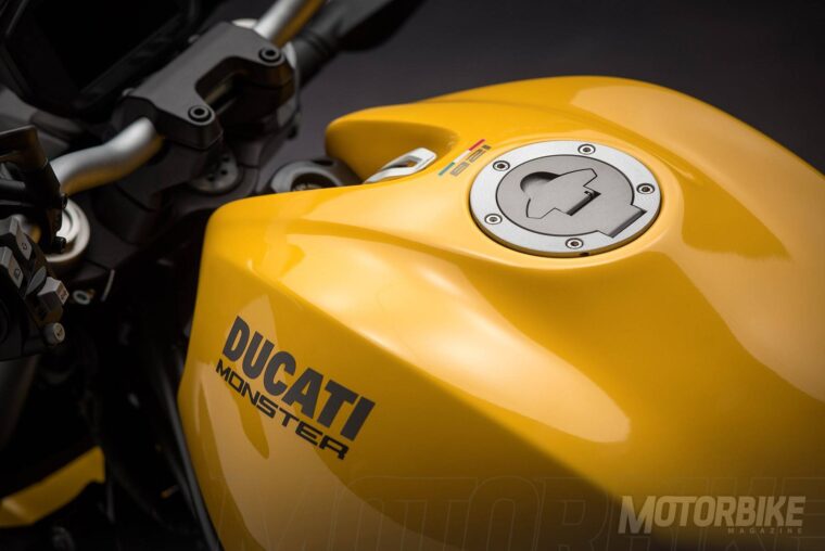 Ducati-Monster-821-2018-76