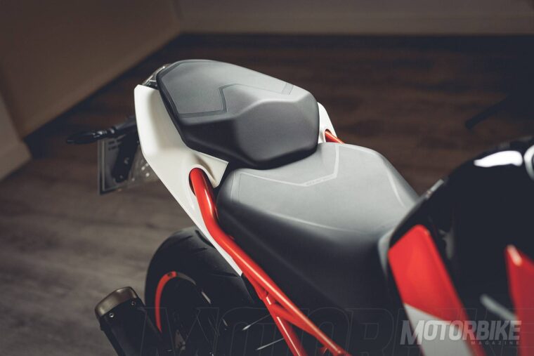 KTM-125-Duke-2017-checklist-42