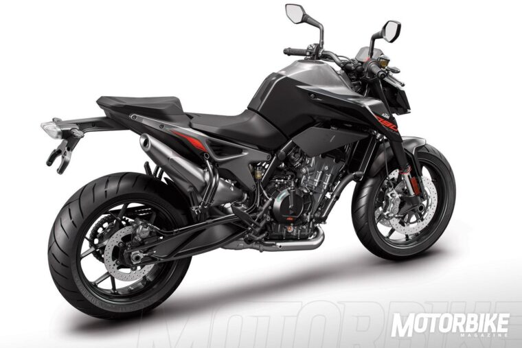 KTM-790-Duke-2018-Color-negro-6