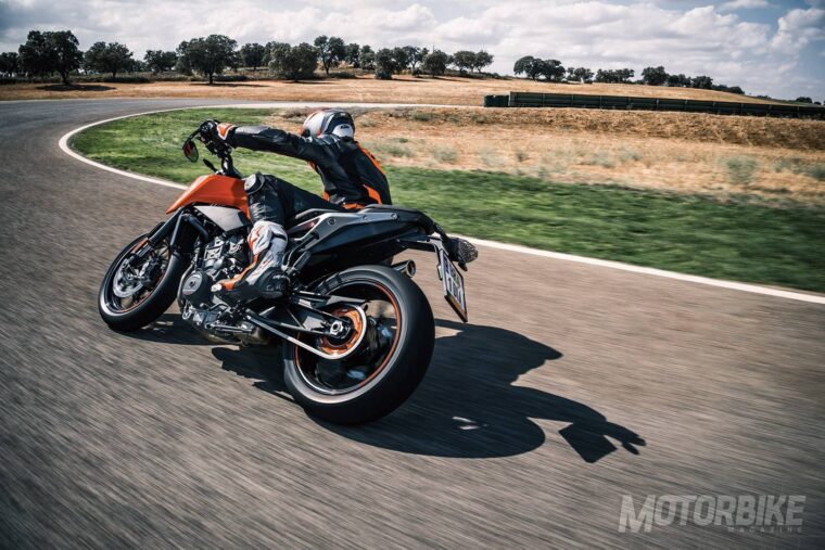 KTM-790-Duke-2018-Fotos-accion-3