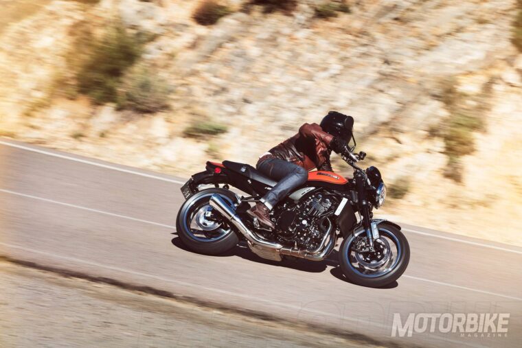 Kawasaki Z900RS 2018 - 17