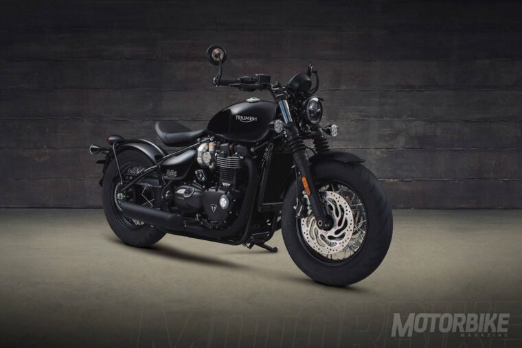 Triumph-Bonneville-Bobber-Black-2018-46