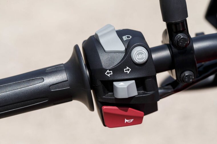 BMW-G-310-GS-2017-detalles-6