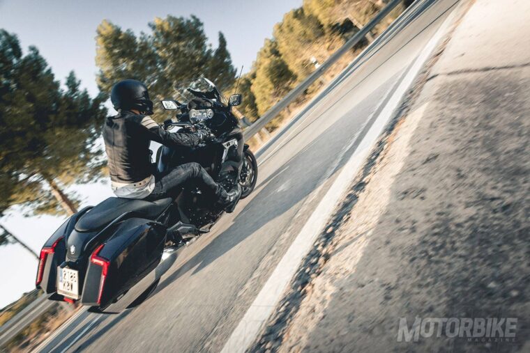 BMW-K-1600-B-Bagger-19