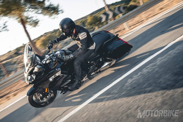 BMW-K-1600-B-Bagger-21