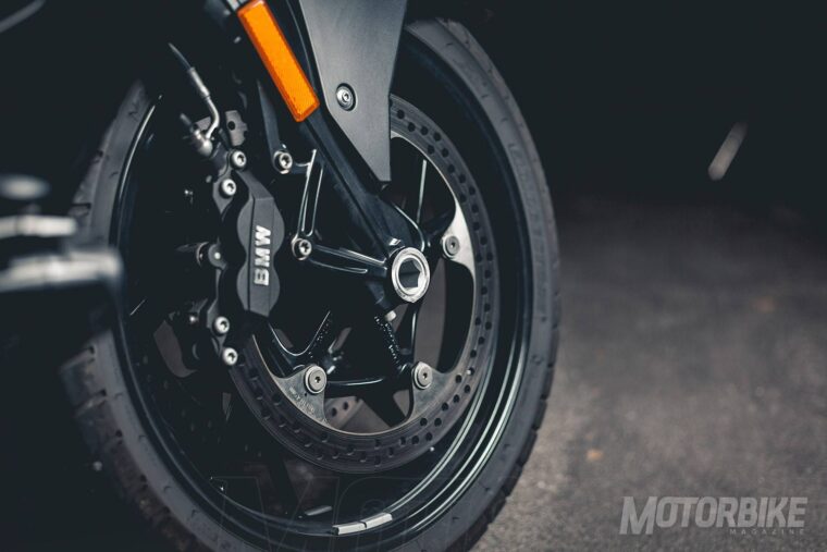 BMW-K-1600-B-Bagger-24