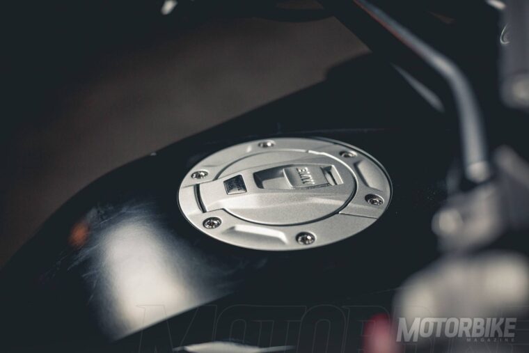 BMW-K-1600-B-Bagger-39