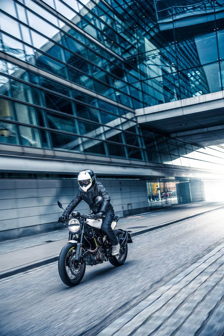 Husqvarna-401-Vitpilen-2018-25